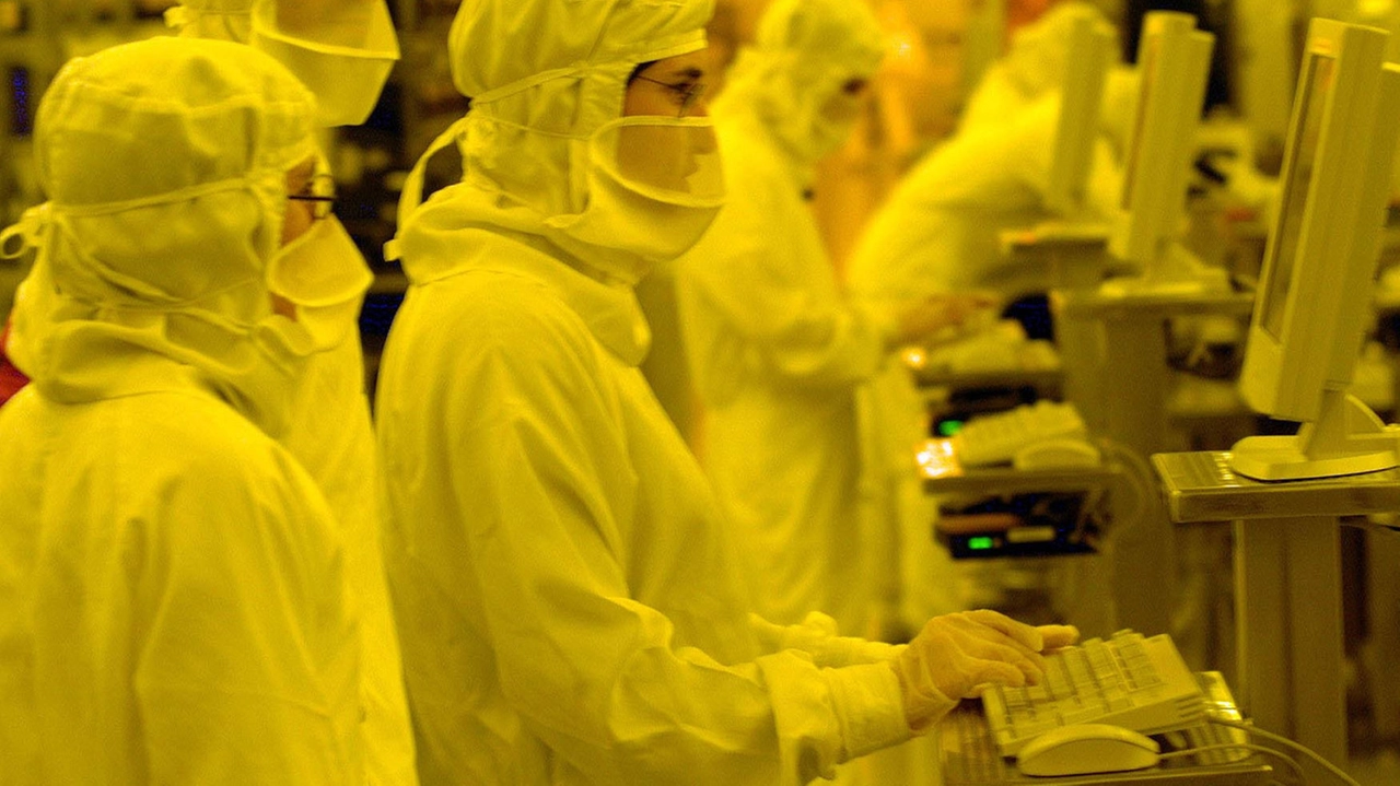 Генеральный директор StMicroelectronics Жан-Марк Шери представляет французскую часть компании