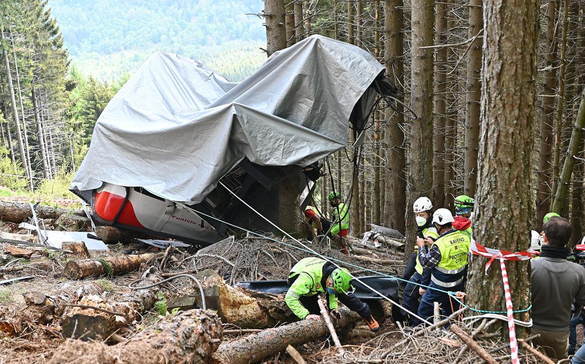 Strage della funivia del Mottarone, epilogo choc: 14 morti, ma dopo 4 anni nessuno andrà in carcere. La rabbia dei familiari: “Ecco cosa vale una vita”