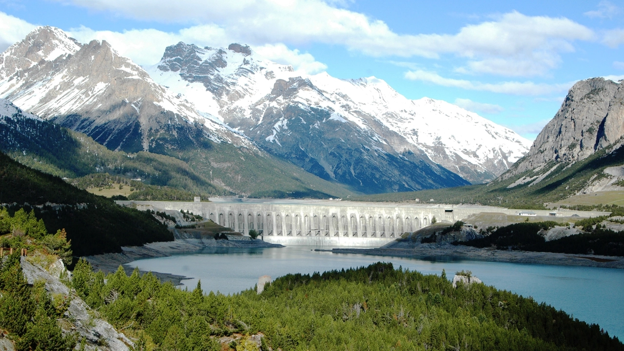 Una centrale elettrica A2A in Valtellina Una centrale elettrica A2A in Valtellina