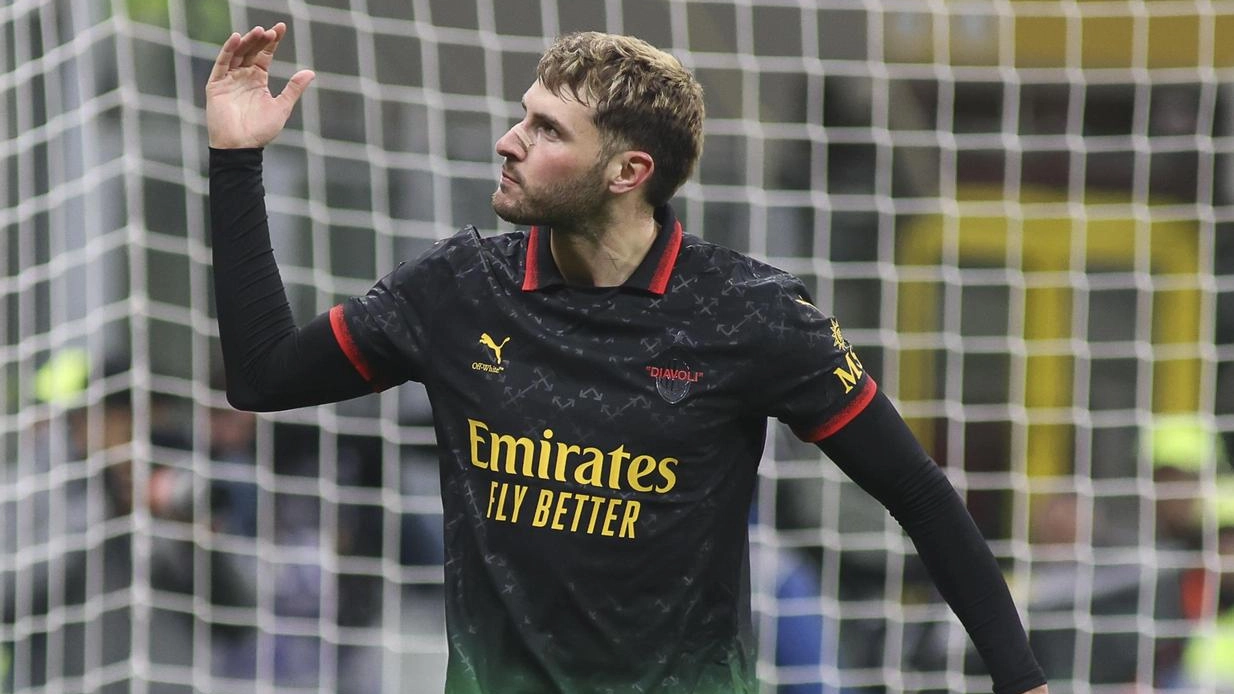 Santiago Gimenez, centravanti messicano del Milan, ha segnato due gol nelle prime due di campionato coi rossoneri Santiago Gimenez, centravanti messicano del Milan, ha segnato due gol nelle prime due di campionato coi rossoneri