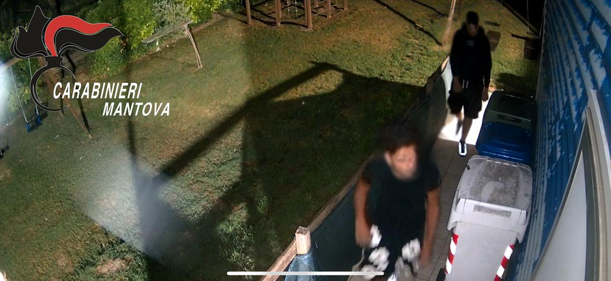 furto nella chiesa di castellucchio quattro giovani due minorenni nei guai