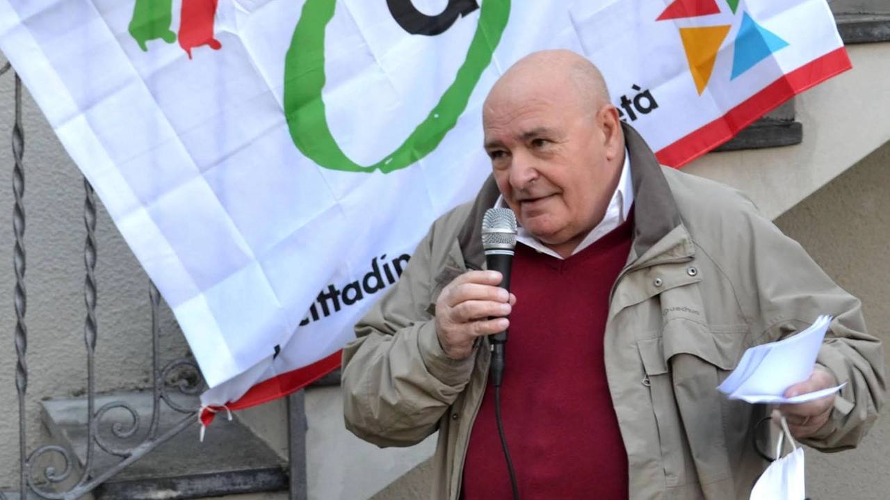 Claudio Dossi presidente di Auser Leucum I 400 volontari gestiscono una ventina di sedi In due mesi hanno effettuato tremila telefonate e quattromila accompagnamenti Claudio Dossi presidente di Auser Leucum I 400 volontari gestiscono una ventina di sedi In due mesi hanno effettuato tremila telefonate e quattromila accompagnamenti