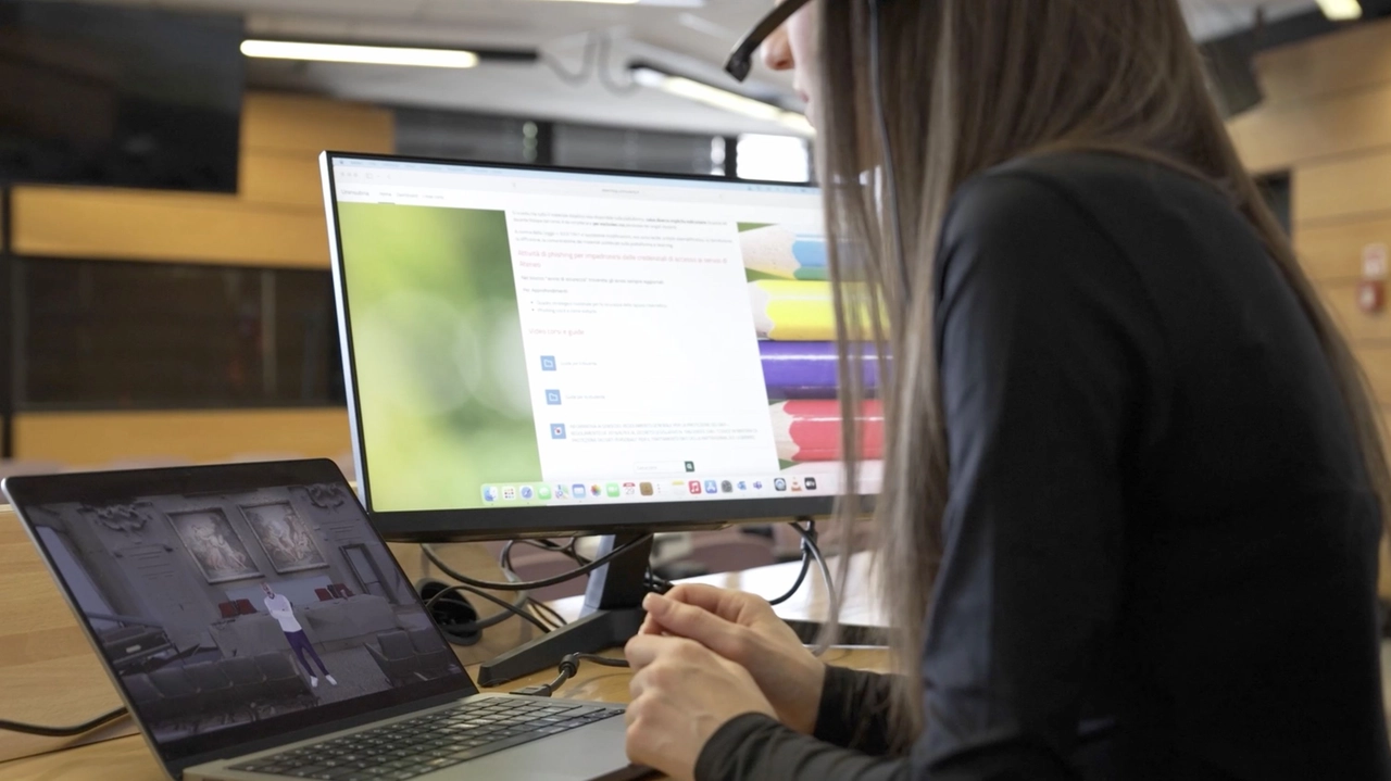 Università dell'Insubria, il professore virtuale Davide Tosi sullo schermo del pc