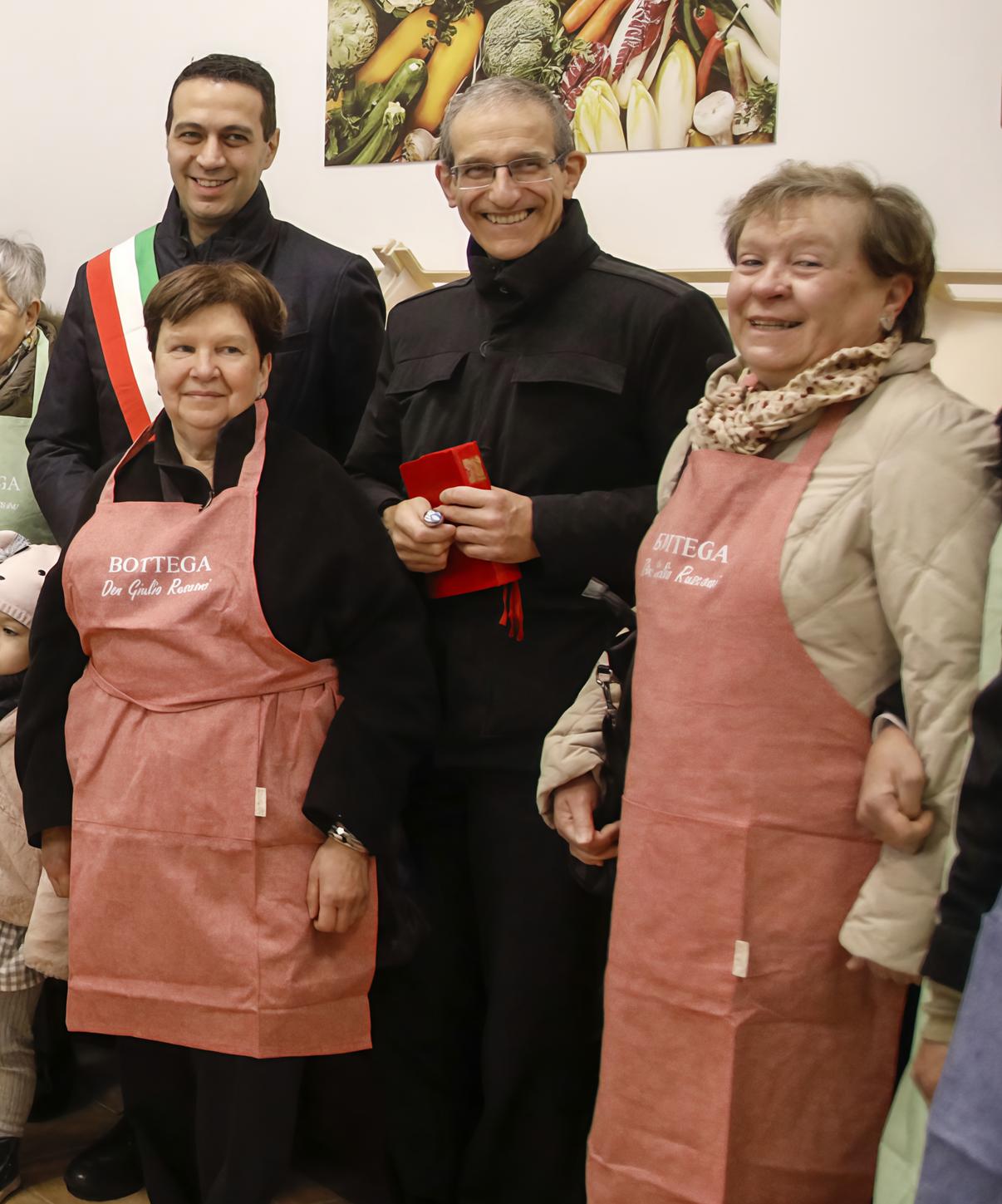 Progetto solidale “NutriRho”. Spazi da rivedere e attrezzature arrivano i fondi agli empori Progetto solidale “NutriRho”. Spazi da rivedere e attrezzature arrivano i fondi agli empori