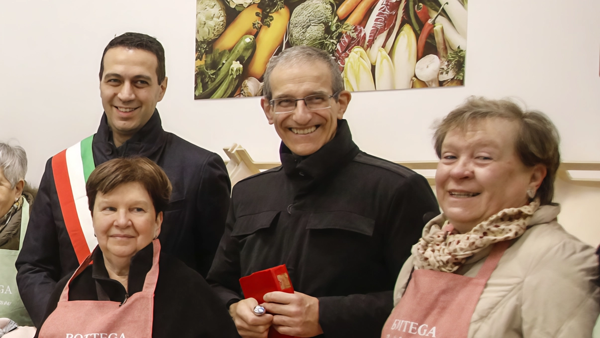 Rho: per la raccolta e distribuzione delle eccedenze alimentari Rho: per la raccolta e distribuzione delle eccedenze alimentari