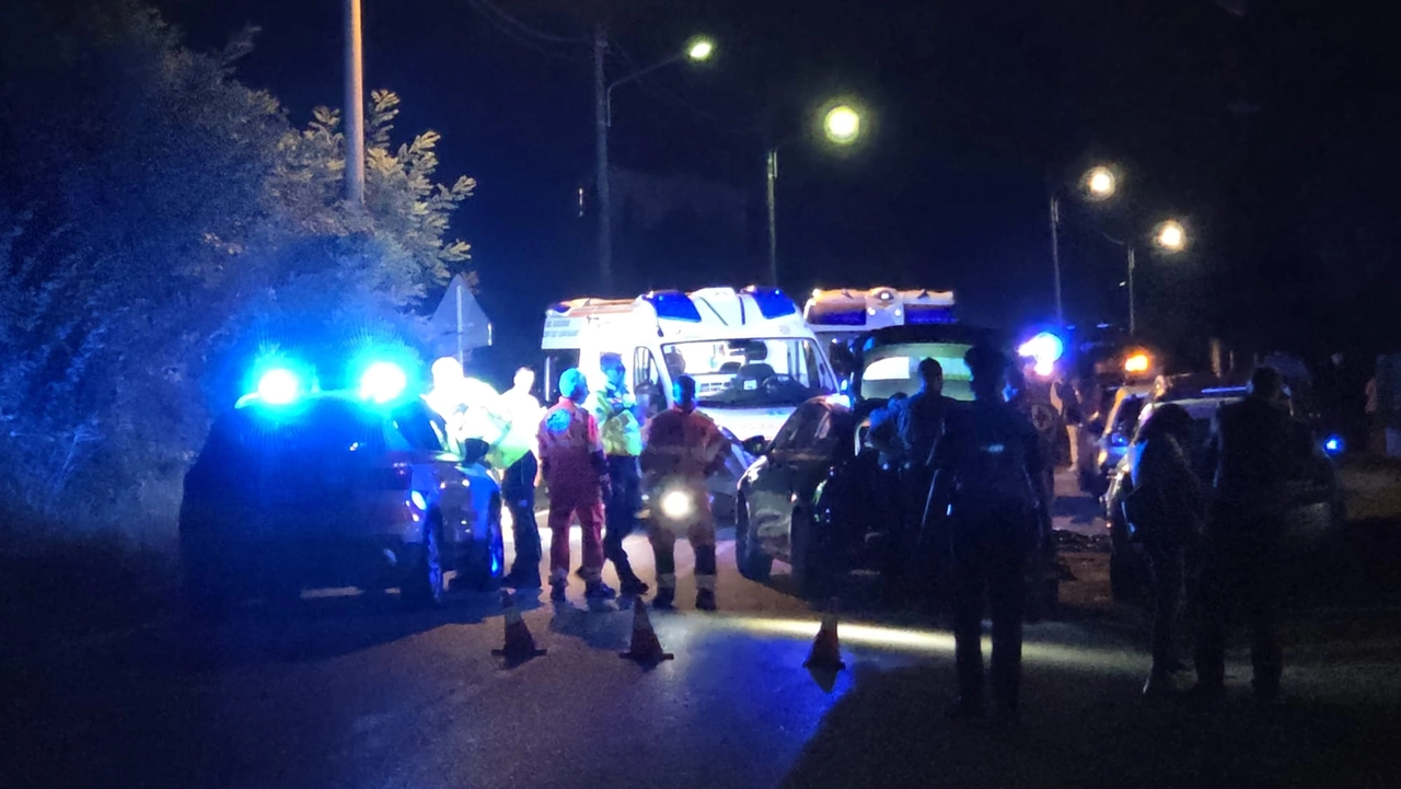 I soccorsi sul luogo dell'incidente a Brivio