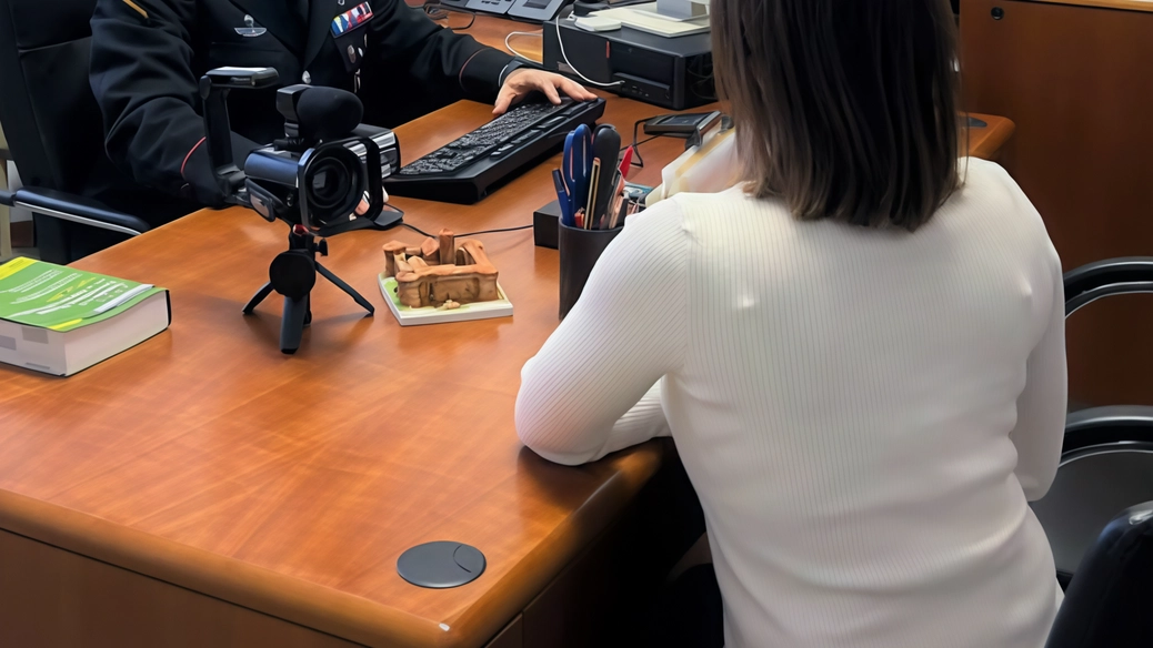 I carabinieri organizzano incontri nelle scuole e con le persone più esposte per coltivare la cultura della denuncia I carabinieri organizzano incontri nelle scuole e con le persone più esposte per coltivare la cultura della denuncia