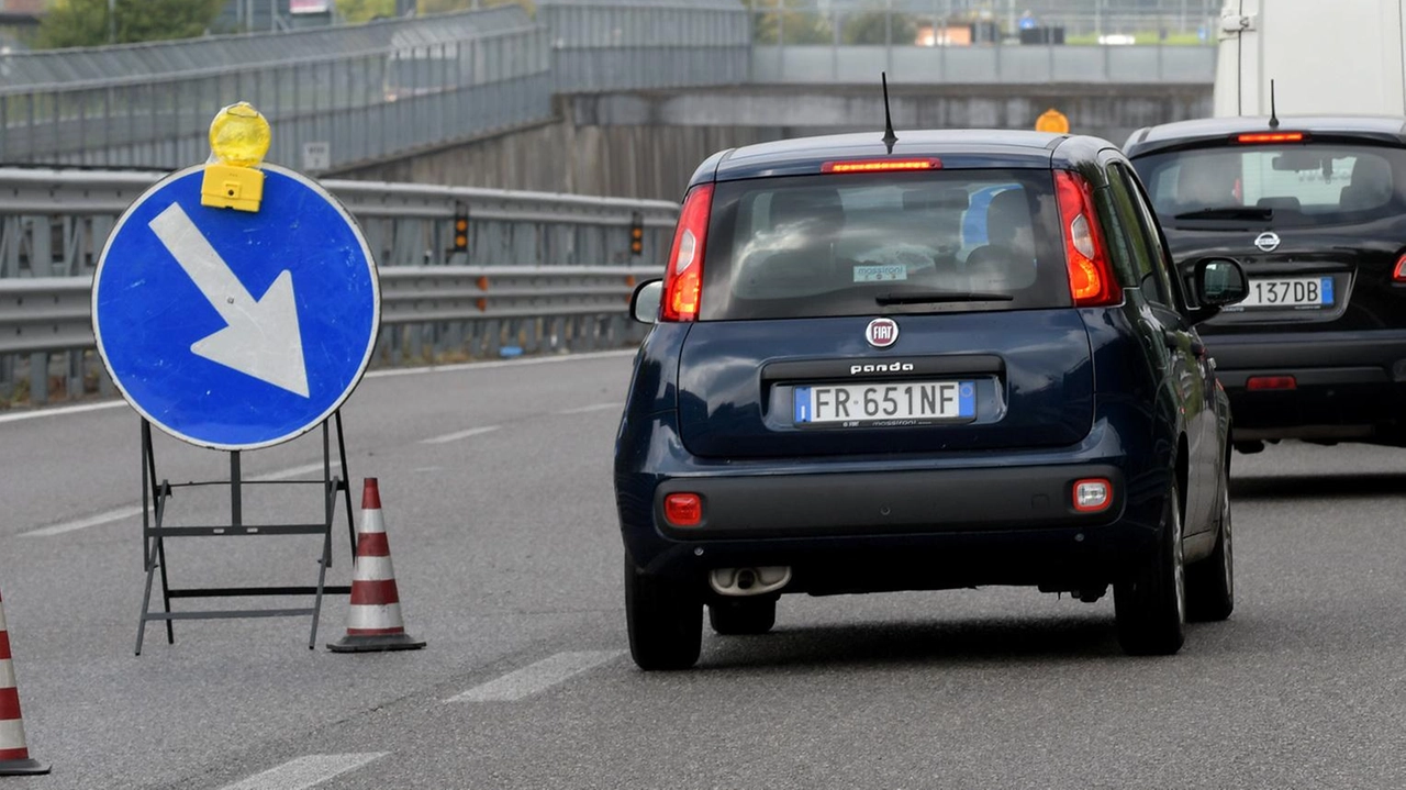 La galleria di Vigliano chiusa per lavori più complessi del previsto, rallentando il traffico. Anche la provinciale 157 San Giuliano-Mediglia interessata da chiusura temporanea per lavori idrici. La galleria di Vigliano chiusa per lavori più complessi del previsto, rallentando il traffico. Anche la provinciale 157 San Giuliano-Mediglia interessata da chiusura temporanea per lavori idrici.