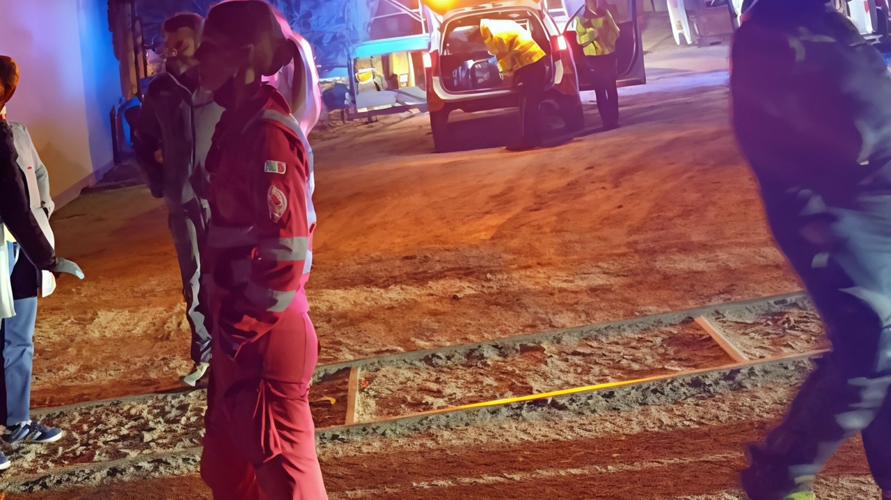 Immediati i soccorsi al disabile ferito “reo” di essere solo un supporte della Cremonese Anche se i due denunciati non rientrano nella galassia degli ultrà Immediati i soccorsi al disabile ferito “reo” di essere solo un supporte della Cremonese Anche se i due denunciati non rientrano nella galassia degli ultrà