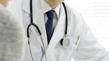 ceffone minacce medico guardia