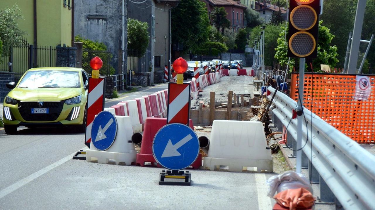 Lavori provinciali in corso a portata di click e di smartphone. Gli appassionati di cantieri non hanno nemmeno più... Lavori provinciali in corso a portata di click e di smartphone. Gli appassionati di cantieri non hanno nemmeno più...