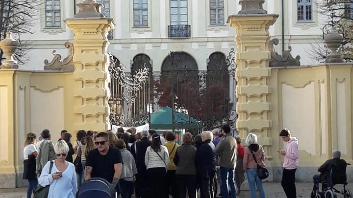 Domenica porte aperte a Villa Alari I dettagli per prenotare le visite sui canali social e sul sito del Municipio Domenica porte aperte a Villa Alari I dettagli per prenotare le visite sui canali social e sul sito del Municipio