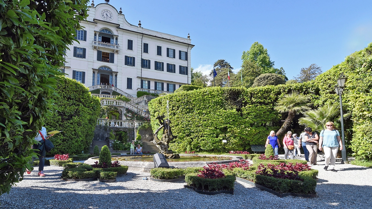 Tremezzina, la ricca estate di Villa Carlotta: ceramiche, giardinaggio e leporelli