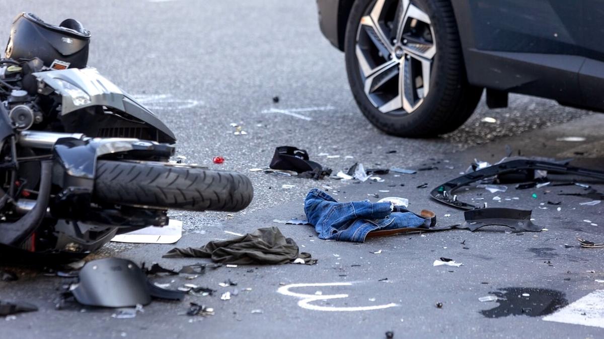 Ragazzo di 16 anni si schianta in moto vicino al comune di Artogne: è morto sul posto Ragazzo di 16 anni si schianta in moto vicino al comune di Artogne: è morto sul posto