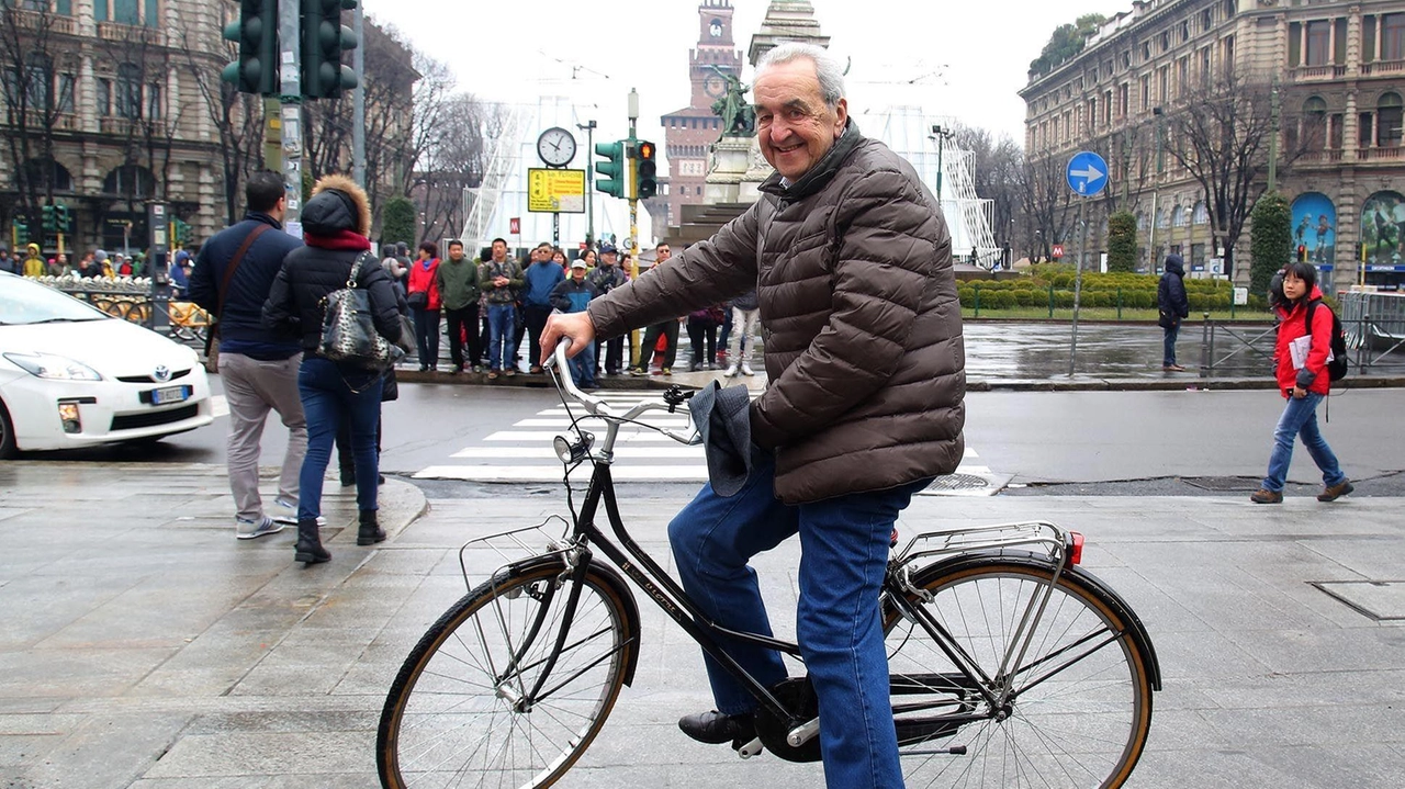Il telecronista ha vissuto 40 anni in città: il lavoro in corso Sempione e la casa in via Losanna "Milan o Inter? Nessuno dei due. Ero molto legato a Nereo Rocco ma anche a Giacinto Facchetti". Il telecronista ha vissuto 40 anni in città: il lavoro in corso Sempione e la casa in via Losanna "Milan o Inter? Nessuno dei due. Ero molto legato a Nereo Rocco ma anche a Giacinto Facchetti".