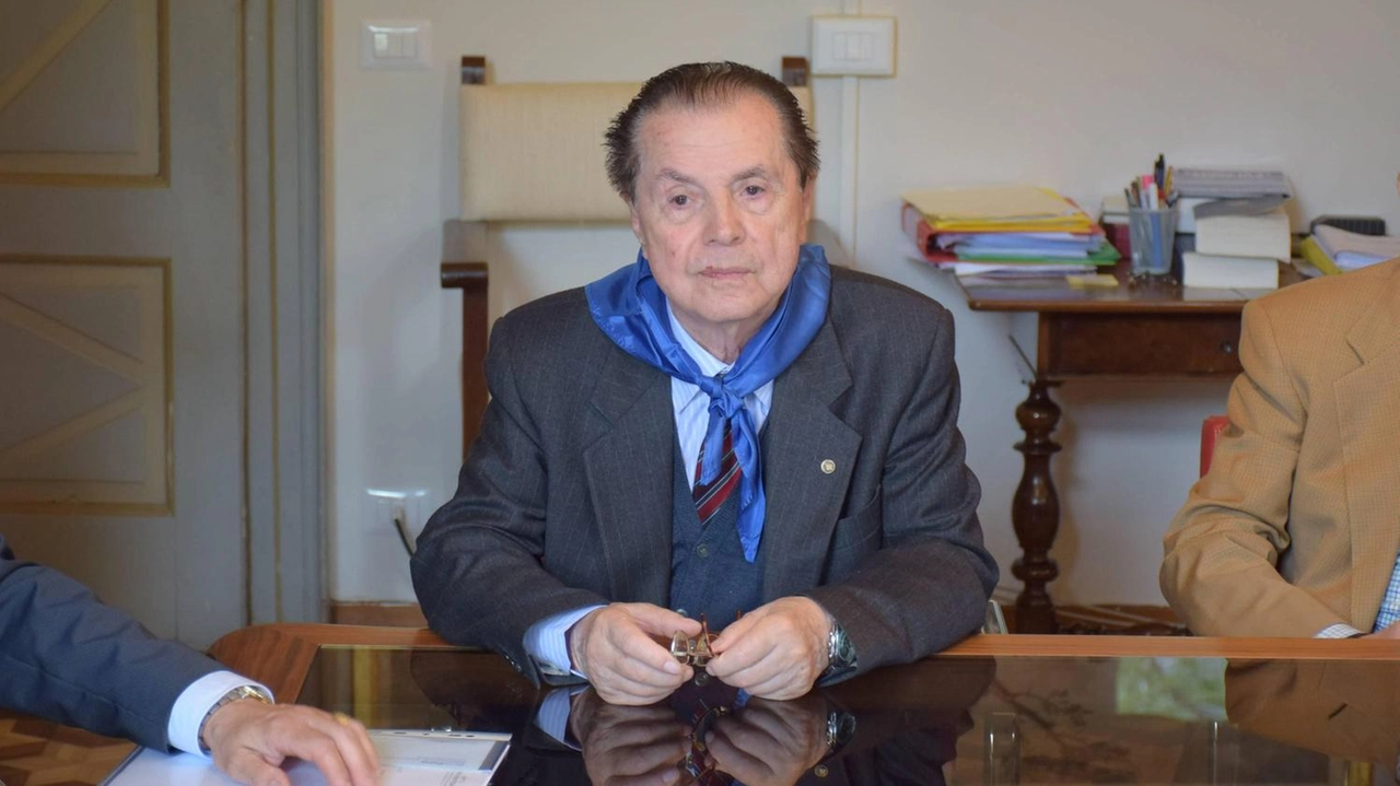 Saranno celebrate oggi alle 11, nella chiesa dei Santi Nazzaro e Celso, le esequie di Raffaele Morini, detto Raf, 95...