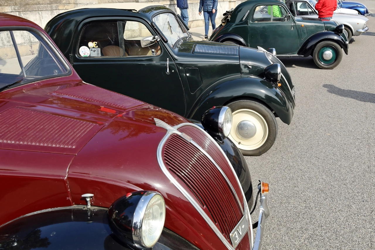 Come funziona la truffa delle auto storiche - Crediti: iStock