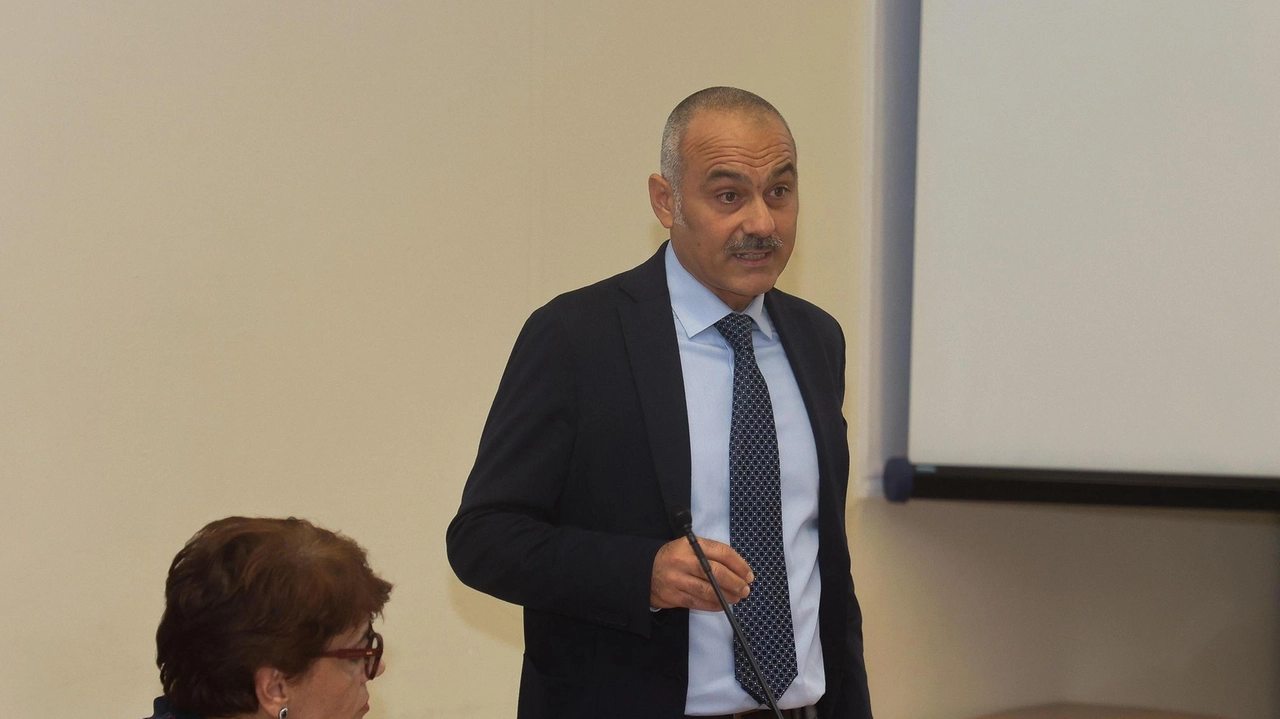 Il direttore dell’Agenzia per la casa di Brescia, Domenico Bizzarro nella foto evidenzia le difficoltà del Terzo Settore nel trovare spazi accessibili Il direttore dell’Agenzia per la casa di Brescia, Domenico Bizzarro nella foto evidenzia le difficoltà del Terzo Settore nel trovare spazi accessibili