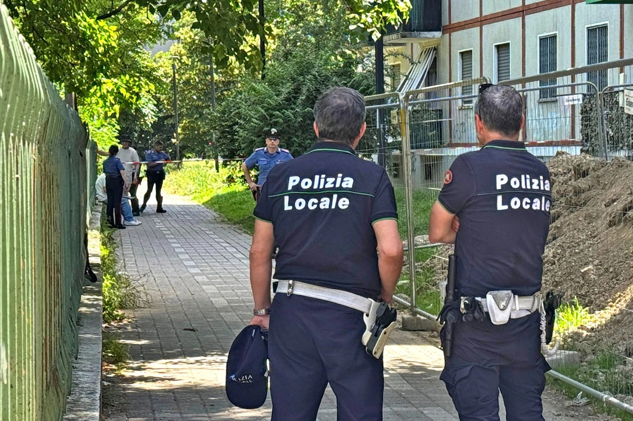Una sparatoria dalle modalità molto simili si era verificata il 29 maggio a Rozzano in via dei Glicini