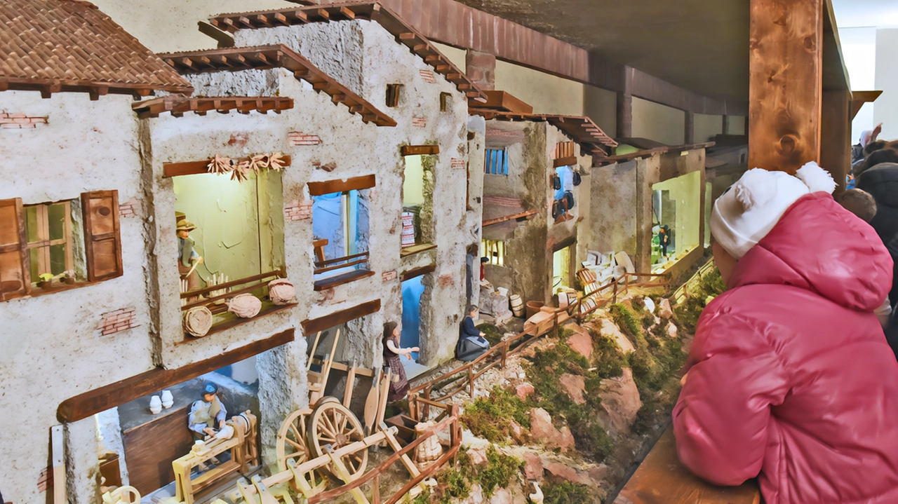 Il presepe meccanico di Crevenna è meta ogni anno di migliaia di visitatori che giungono fin qui da tutta Italia per ammirarlo La natività è nata nel 2003 grazie all’associazione presieduta da Angelo Garofoli e sarà visitabile da domani fino al 26 gennaio Il presepe meccanico di Crevenna è meta ogni anno di migliaia di visitatori che giungono fin qui da tutta Italia per ammirarlo La natività è nata nel 2003 grazie all’associazione presieduta da Angelo Garofoli e sarà visitabile da domani fino al 26 gennaio