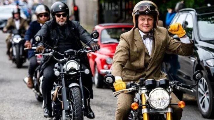 gentlemen e lady in moto raccolgono fondi per la ricerca sul cancro da Ilgiorno.it gentlemen e lady in moto raccolgono fondi per la ricerca sul cancro