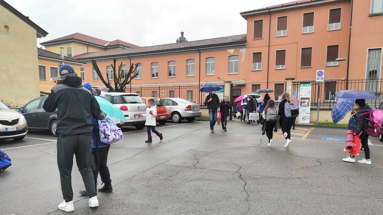 La scuola media Ognissanti di Codogno La scuola media Ognissanti di Codogno