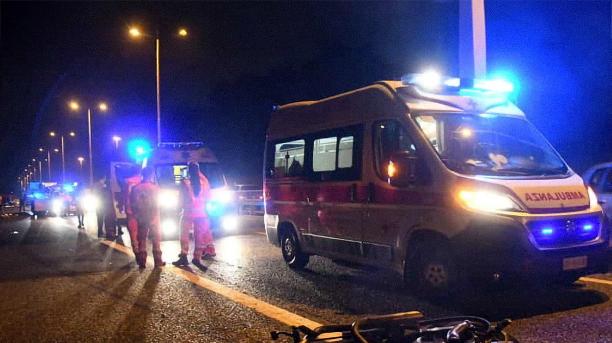 Maxi incidente sulla Statale 36, coinvolto anche un autobus: 15 feriti ed enorme dispiegamento di soccorsi