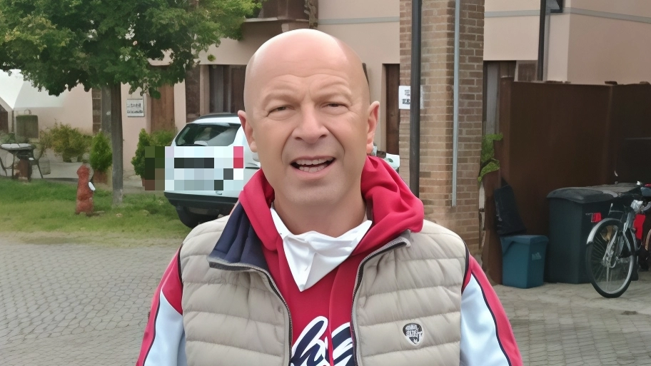 Il sindaco di Spino Enzo Galbiati Il sindaco di Spino Enzo Galbiati