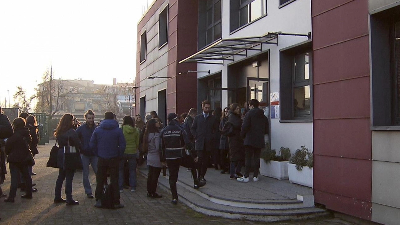 Il Milano Welcome Center di via Sammartini che fornisce consulenza e assistenza a migranti e richiedenti asilo Il Milano Welcome Center di via Sammartini che fornisce consulenza e assistenza a migranti e richiedenti asilo