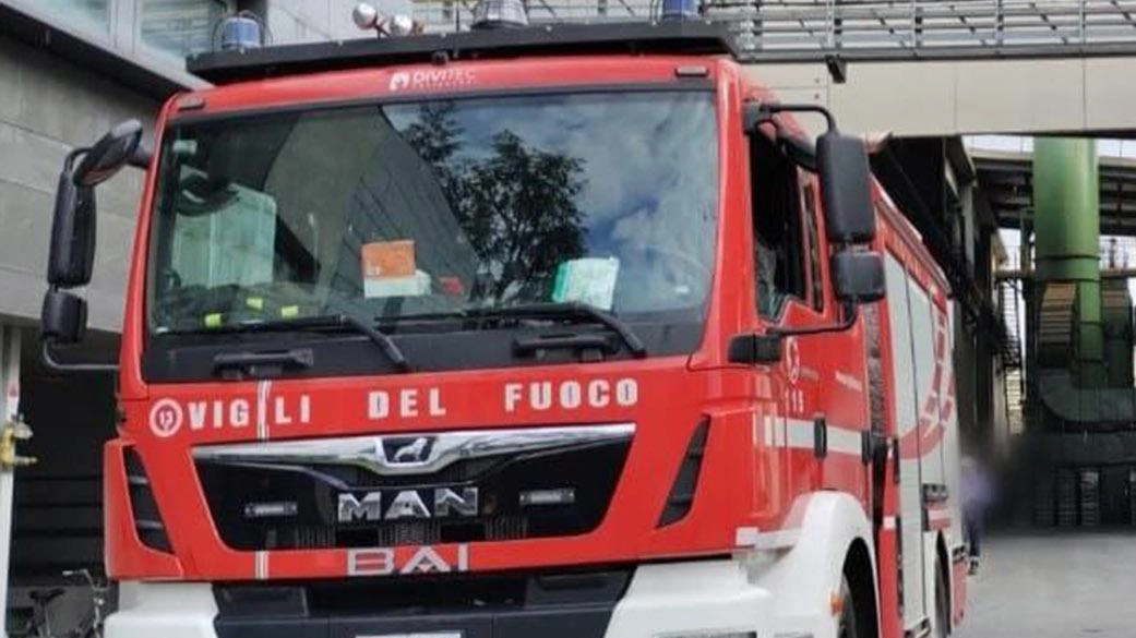Un operaio di 45 anni è rimasto gravemente ferito a Montichiari in un incidente sul lavoro. Le autorità stanno indagando per accertare le cause. Aumentano gli infortuni sul lavoro in provincia di Brescia. Un operaio di 45 anni è rimasto gravemente ferito a Montichiari in un incidente sul lavoro. Le autorità stanno indagando per accertare le cause. Aumentano gli infortuni sul lavoro in provincia di Brescia.