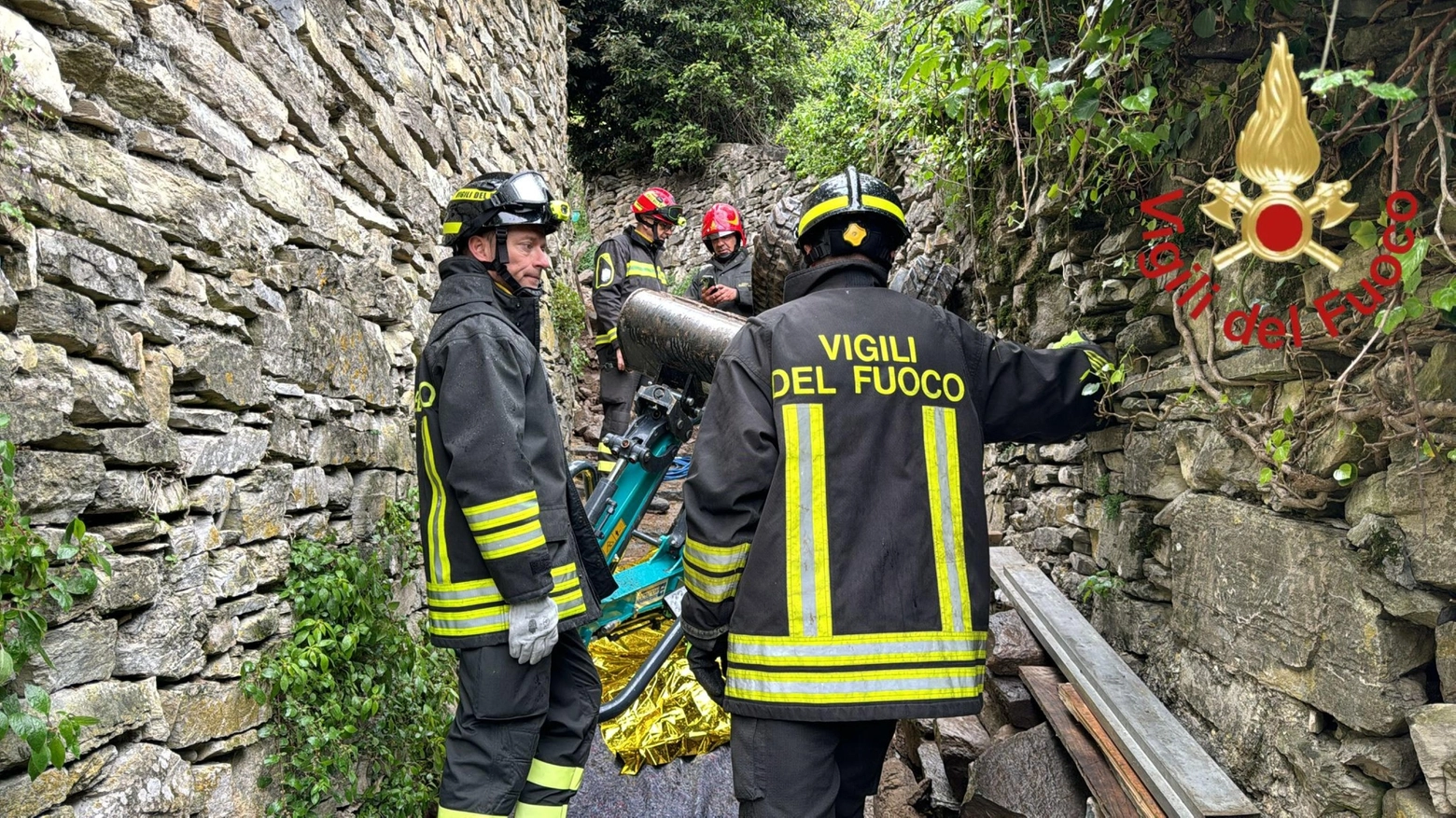 La tragedia è avvenuta durante le operazioni di sbancamento in un cantiere nella zona a monte del paese. Vittima Carlo Lenatti di Montagna in Valtellina
