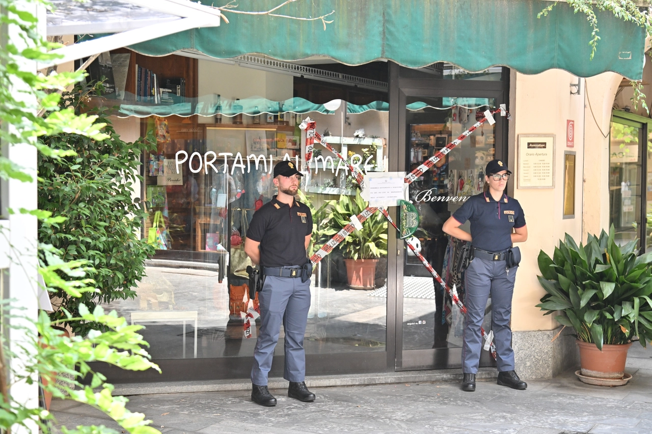 BUSTO ARSIZIO LUOGO OMICIDIO DI DAVIDE GORLA NEL SUO NEGOZIO IN CENTRO BUSTO
