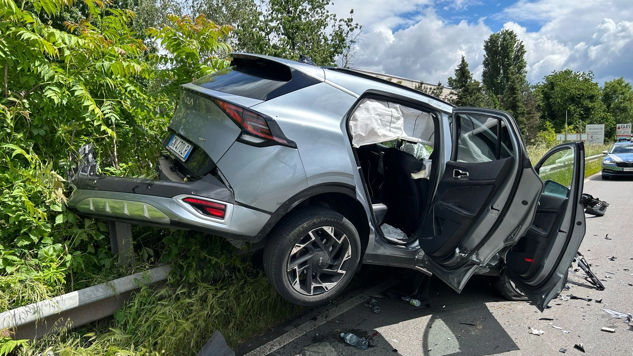 L'auto schiantata L'auto schiantata