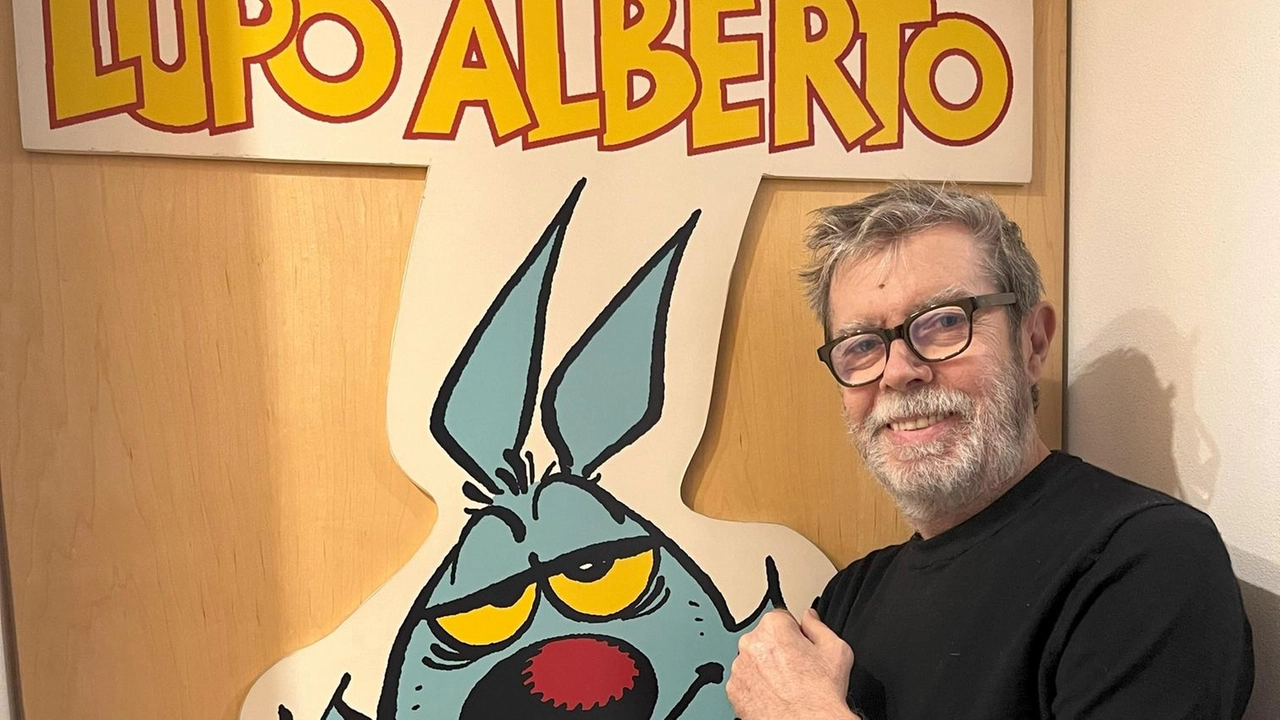 Silver, il celebre fumettista, ne è il papà: dopo 50 anni una raccolta di 30 storie celebra l’iconico lupo azzurro Silver, il celebre fumettista, ne è il papà: dopo 50 anni una raccolta di 30 storie celebra l’iconico lupo azzurro