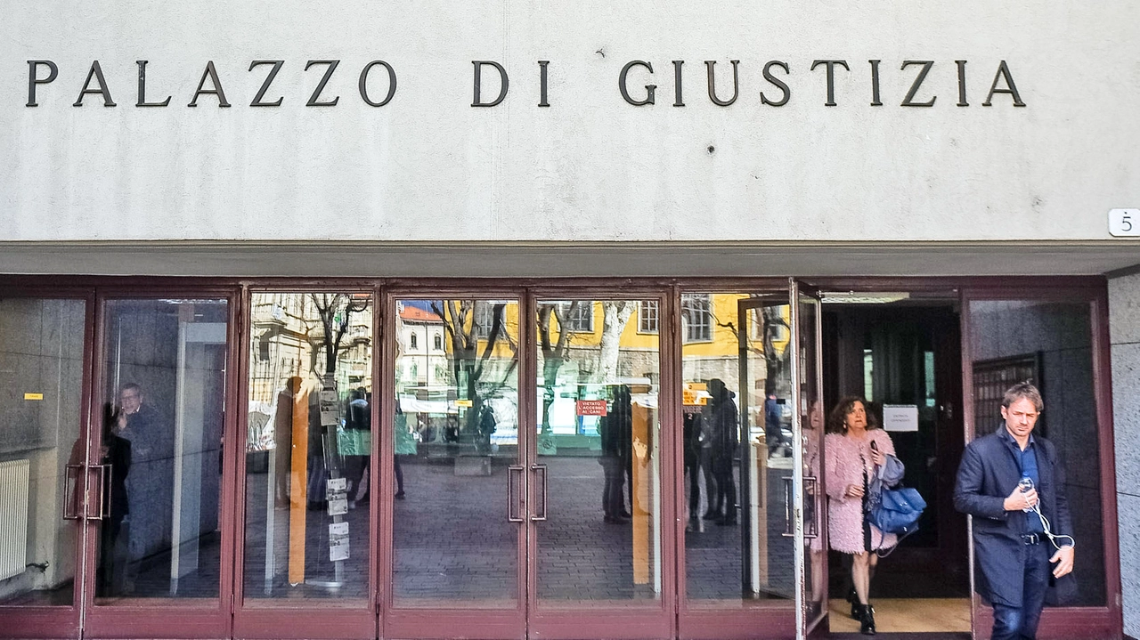 Il palazzo di giustizia di Como Il palazzo di giustizia di Como