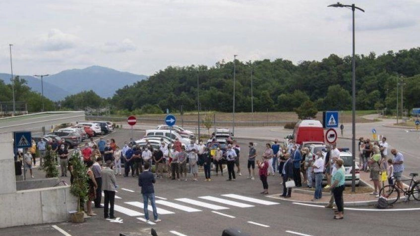 L’inaugurazione del parcheggio alla stazione Rfi di Cantello e Gaggiolo La nuova linea di collegamento a Malnate diventerebbe strategica per il trasporto dei pendolari