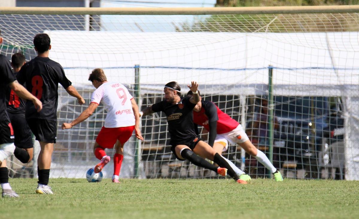 L’Oltrepò fa l’impresa. Hrom eroe del derby L’Oltrepò fa l’impresa. Hrom eroe del derby
