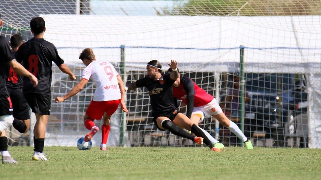 Il gol che ha deciso la partita: Hrom. fulmina Mangano con un tiro rasoterra Il gol che ha deciso la partita: Hrom. fulmina Mangano con un tiro rasoterra