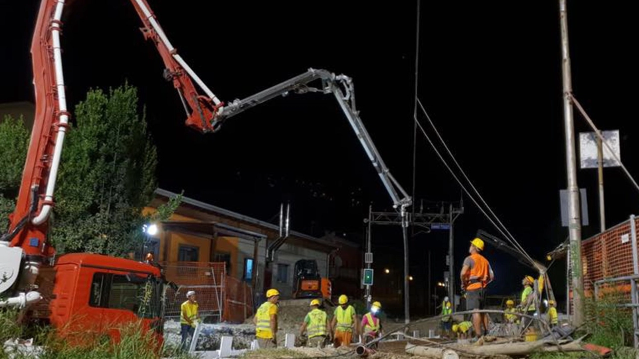 Lavori sulla linea ferroviaria (ANSA/ANP) Lavori sulla linea ferroviaria (ANSA/ANP)