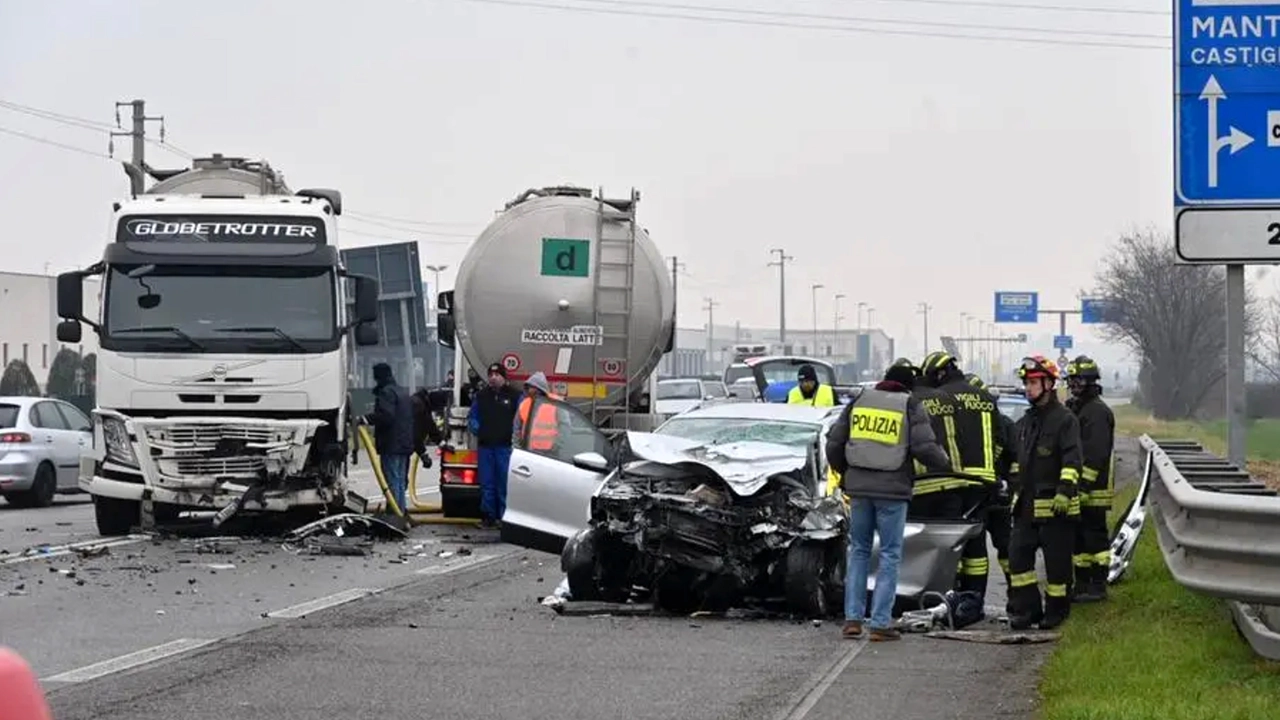 Schianto frontale tra due auto a Montichiari: morta una 46enne madre di tre figli