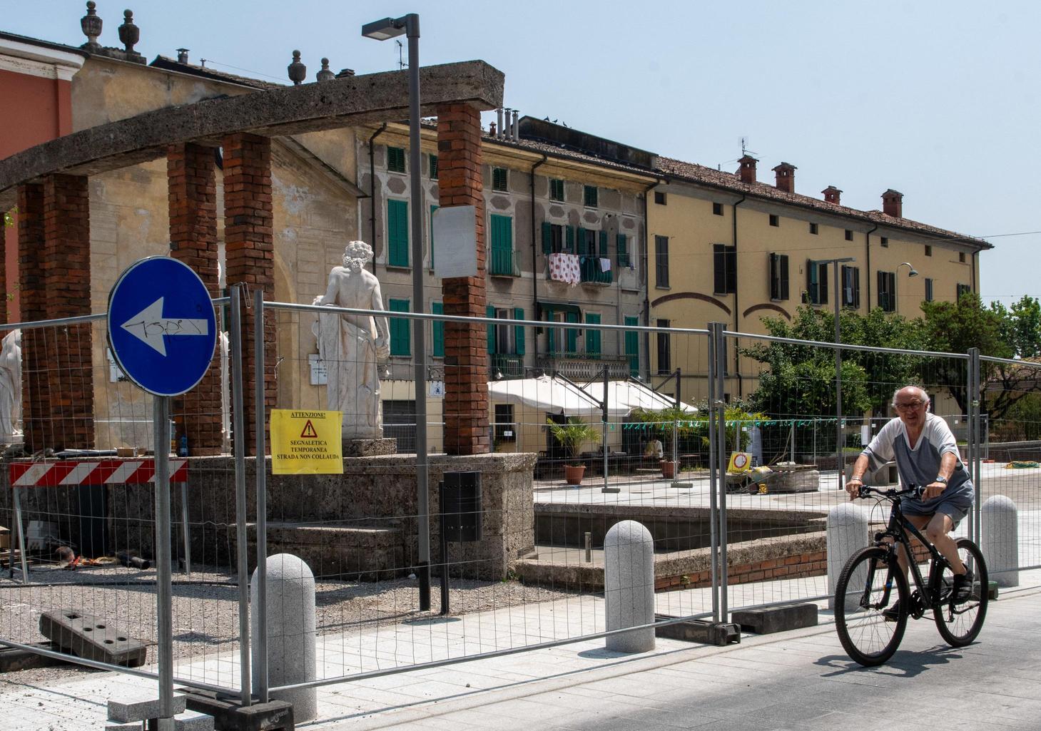 cassano nuova piazza garibaldi polemiche alle spalle avanti tutta