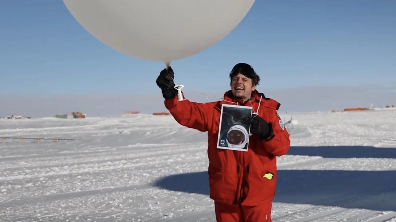 Il progetto speciale della scuola media Fermi di Villasanta con piloti di navicelle centri europei che esplorano il cosmo e la collaborazione con la base Concordia in Antartide. Il progetto speciale della scuola media Fermi di Villasanta con piloti di navicelle centri europei che esplorano il cosmo e la collaborazione con la base Concordia in Antartide.