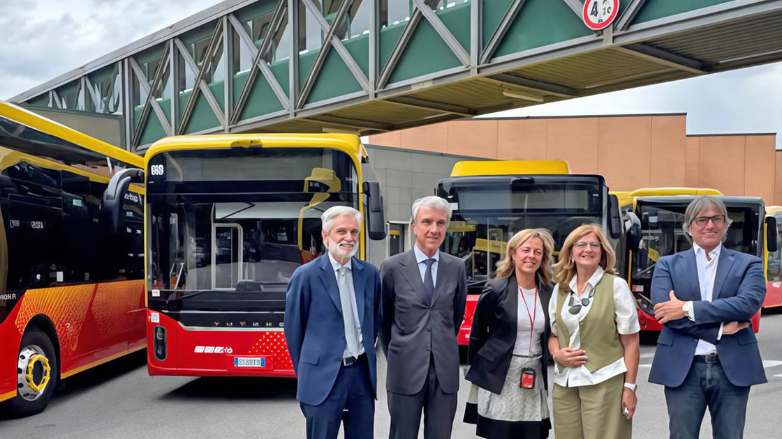 La flotta ora è più ecologica. In strada undici bus elettrici