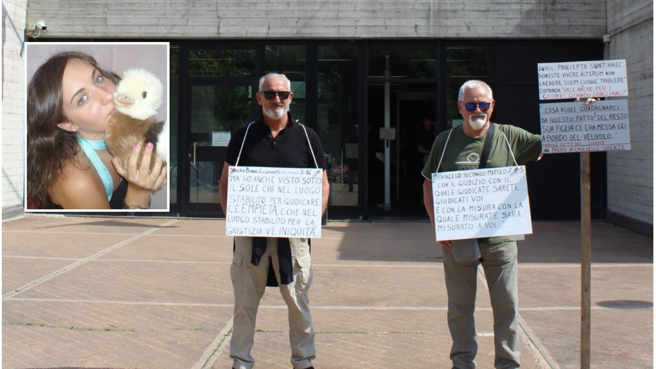 La protesta di Fabrizio e Pietro Bianchini davanti al tribunale di Lodi. Nel riquadro, Silvia Bianchini La protesta di Fabrizio e Pietro Bianchini davanti al tribunale di Lodi. Nel riquadro, Silvia Bianchini