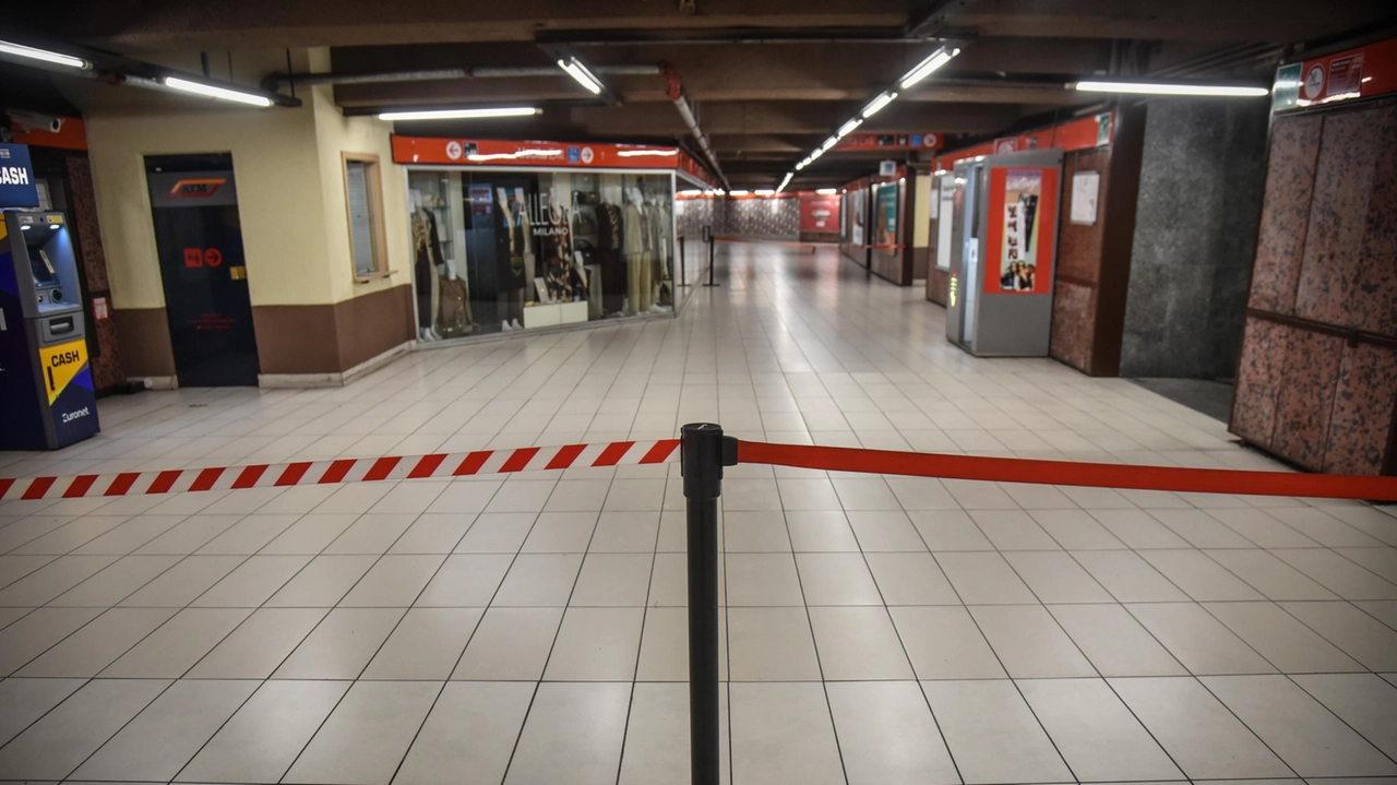 Cadorna, la stazione della metropolitana vuota Cadorna, la stazione della metropolitana vuota