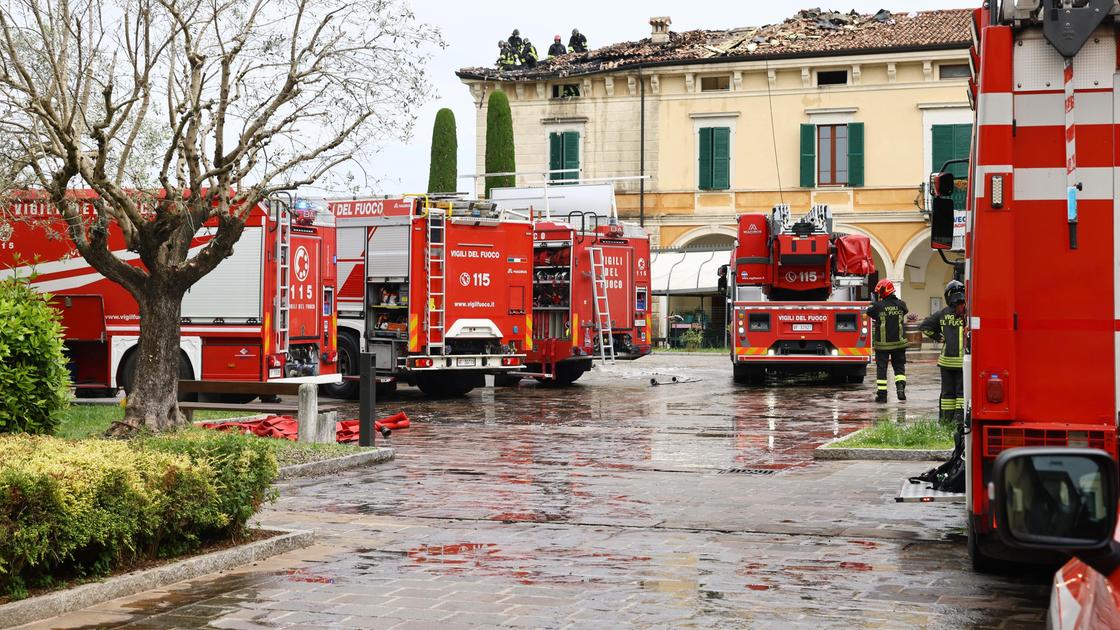 Incendio nel sottotetto. Evacuata la casa di riposo. Ospiti trasferiti in altre Rsa Incendio nel sottotetto. Evacuata la casa di riposo. Ospiti trasferiti in altre Rsa