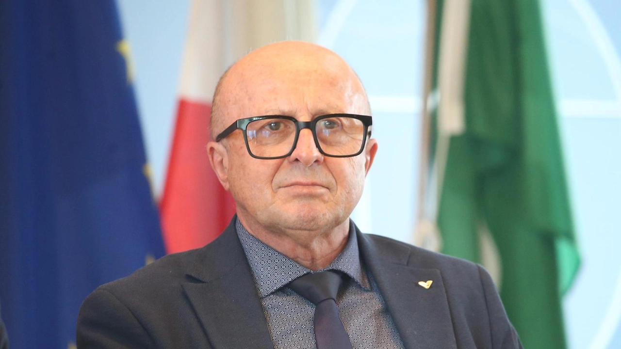 MORBEGNO Piazza San Giovanni diventa zona pedonale. Mancano ormai pochi giorni e poi da lunedì prendono il via le prove... MORBEGNO Piazza San Giovanni diventa zona pedonale. Mancano ormai pochi giorni e poi da lunedì prendono il via le prove...