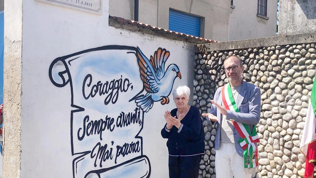 Un tratto di via Rimembranze, di fronte alla parrocchia di Sant’Ambrogio, è stato intitolato a don Giuseppe Ponti, storico parroco...