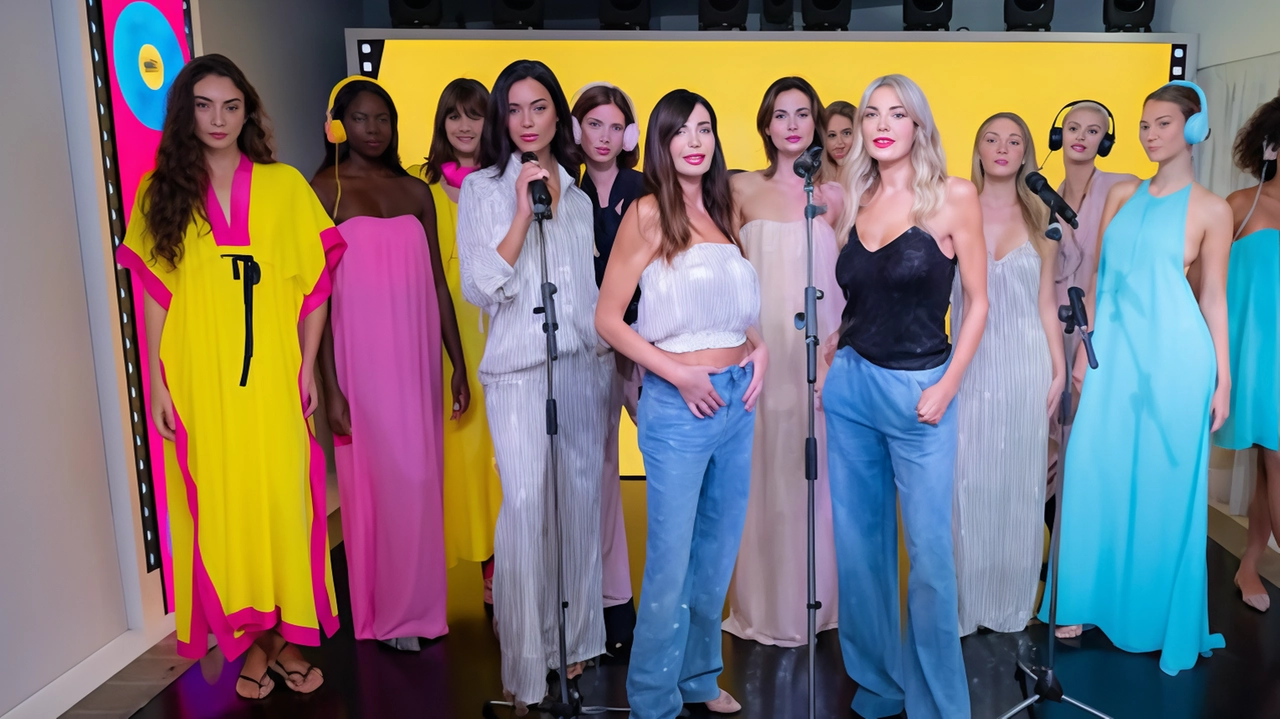 La Twins debutta con successo la sua capsule collection di jeans a Milano, in un evento esclusivo presso Radio Mediaset. Celebrità e dettagli preziosi caratterizzano la linea, unendo moda e musica in un'esperienza unica. La Twins debutta con successo la sua capsule collection di jeans a Milano, in un evento esclusivo presso Radio Mediaset. Celebrità e dettagli preziosi caratterizzano la linea, unendo moda e musica in un'esperienza unica.