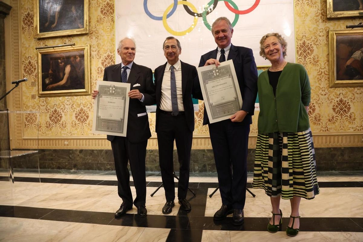 Da sinistra, Pietro Salini di Webuild, il sindaco Beppe Sala, Pierfrancesco Vago presidente esecutivo della Divisione crociere del Gruppo Msc e l'assessora al Verde Elena Grandi